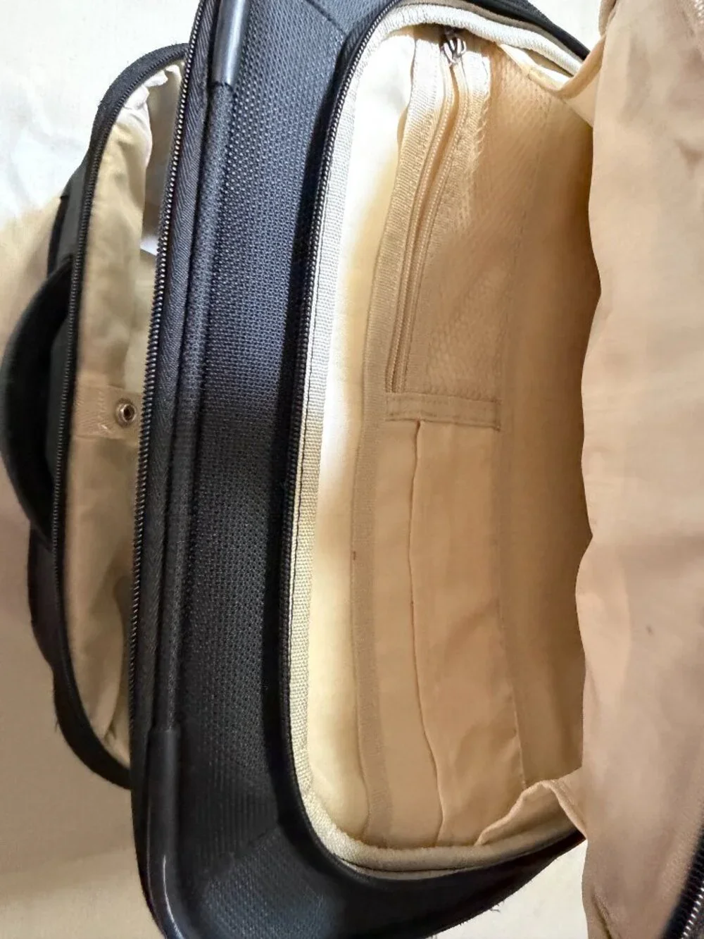 Samsonite Black Rolling Travel Garment Bag with Front Pocket